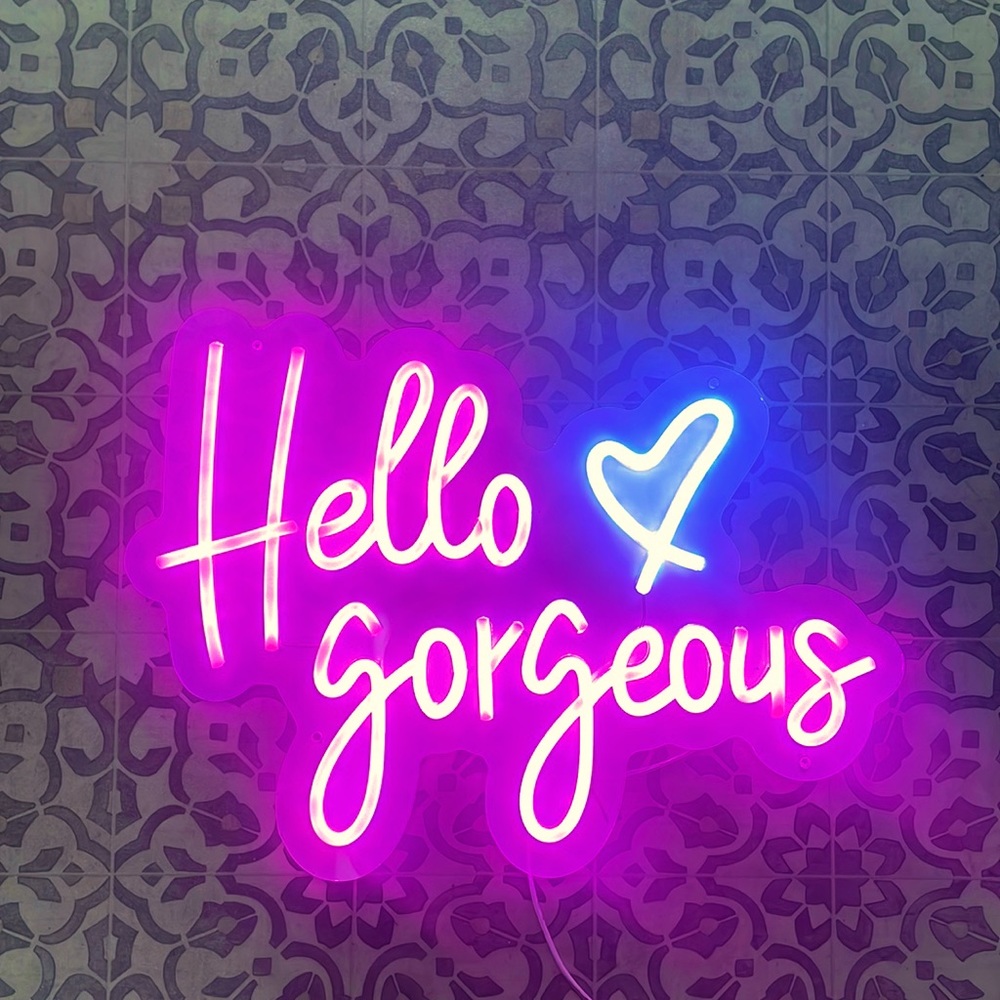 Led hello gorgeous light